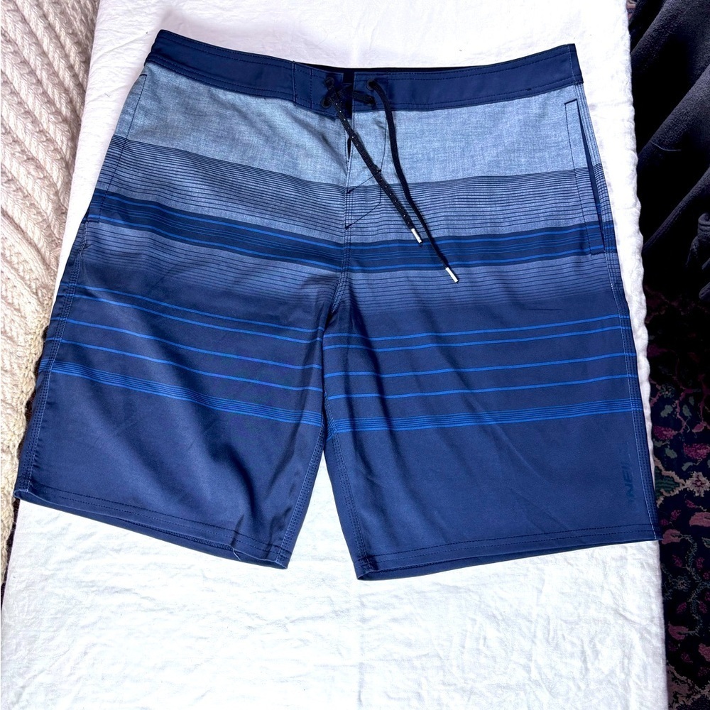 O’Neil Men’s Striped Swimming /Board shorts Blue Size 36